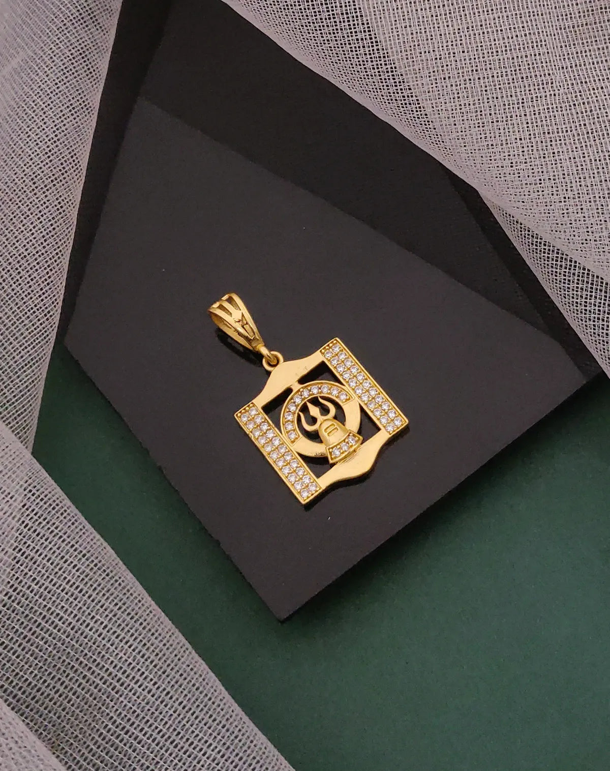 stylish Shivling pendnat with diamond