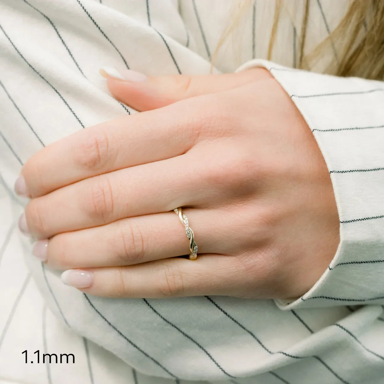 Round Lab Grown Diamond Infinity Twisting Light Eternity Band, EF Color , VS Clarity