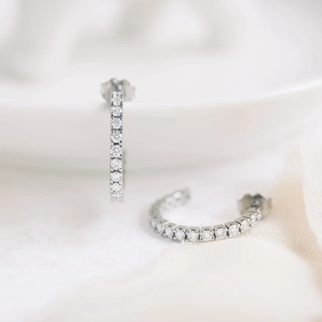 Round Lab Grown Diamond Classic J Hoop Earrings, EF Color, VS Clarity, IGI Certified