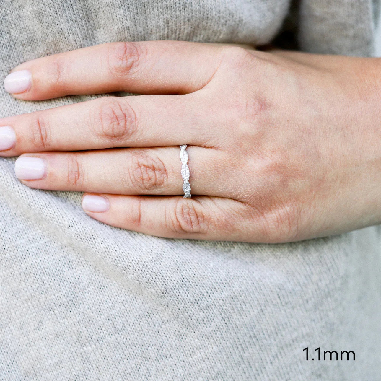 Round Lab Grown Diamond , Infinity Twist Full Eternity Band , EF Color , VS Clarity , IGI Certificate