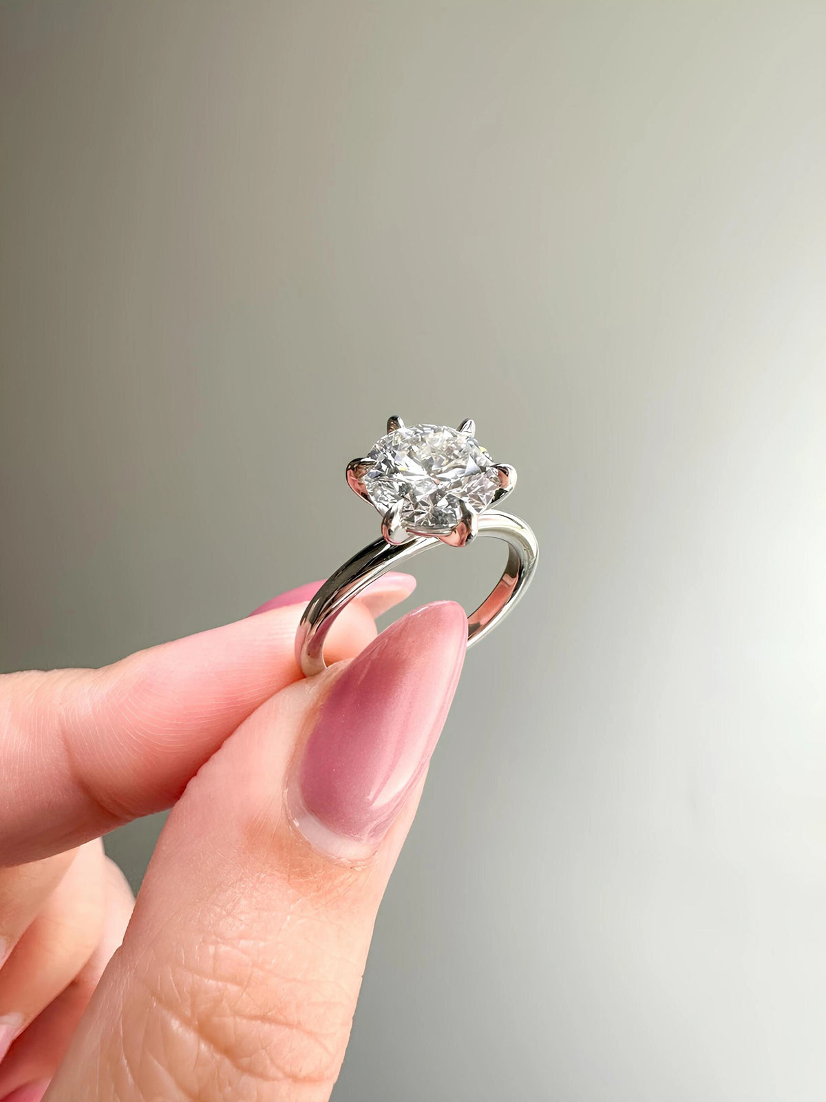 Common :: Unii Jewels 1.35ct round cut lab grown diamond solitaire engagement ring