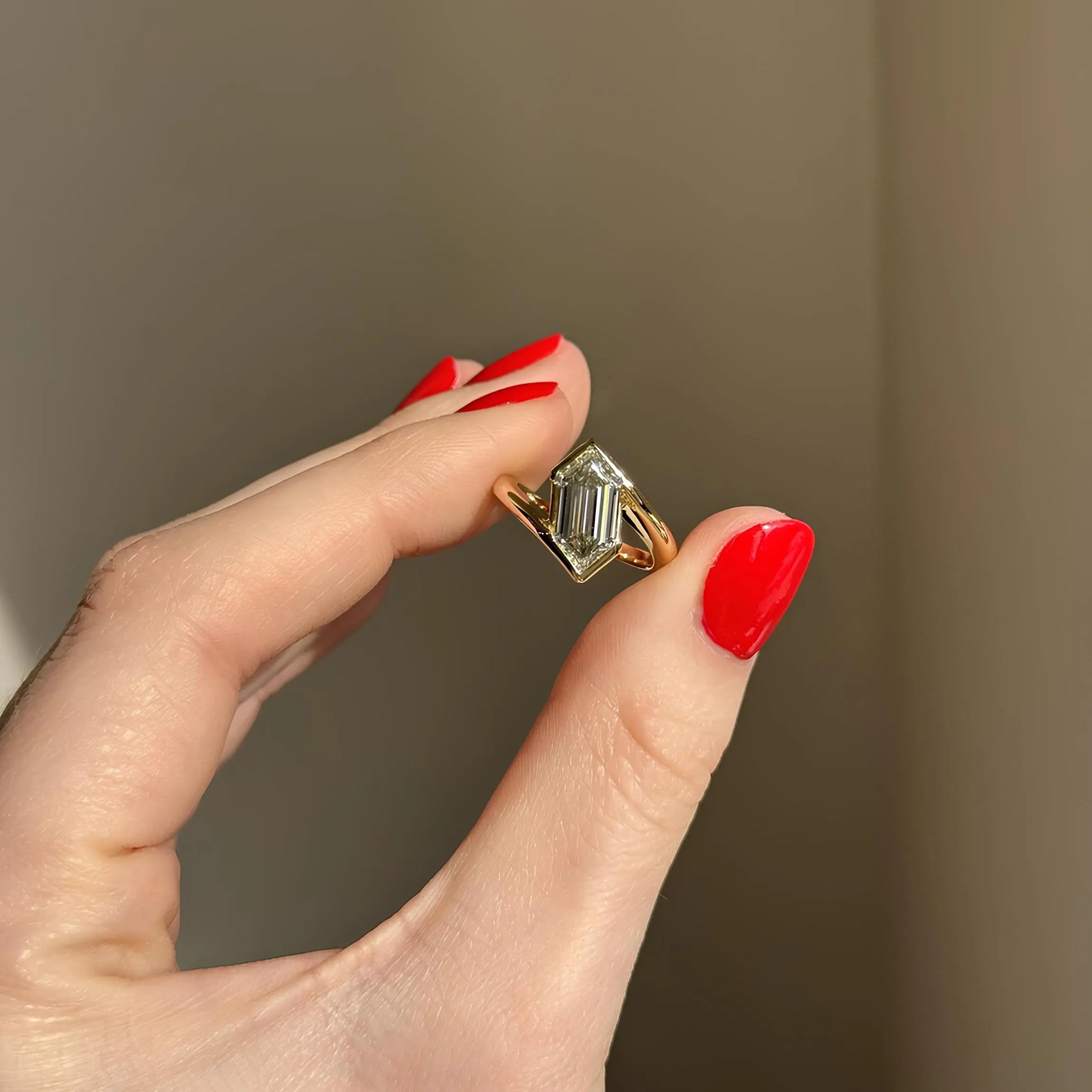 Common :: 1.50ct hexagon lab grown diamond engagement ring by Unii Jewels