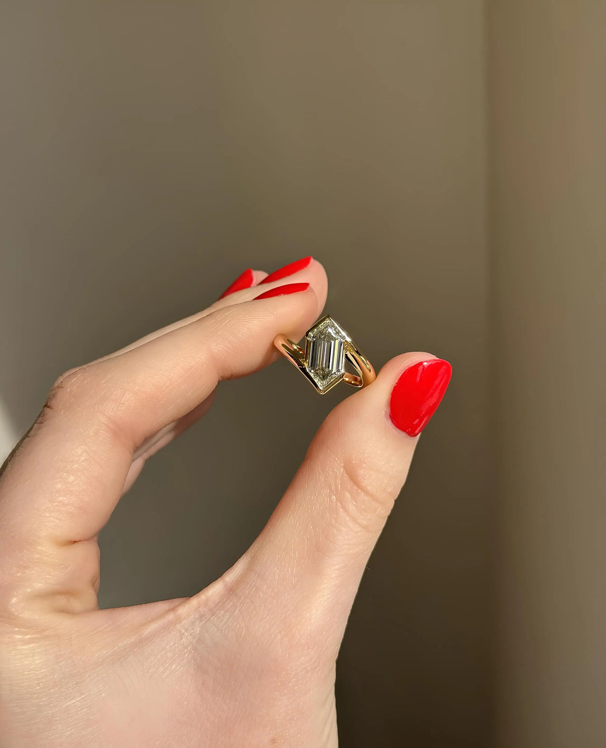 Common :: 1.50ct hexagon lab grown diamond engagement ring by Unii Jewels
