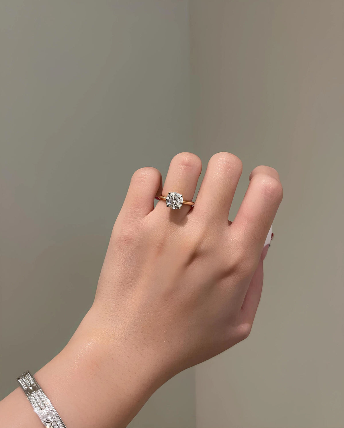 Common :: Round cut lab grown diamond solitaire engagement ring luxury design