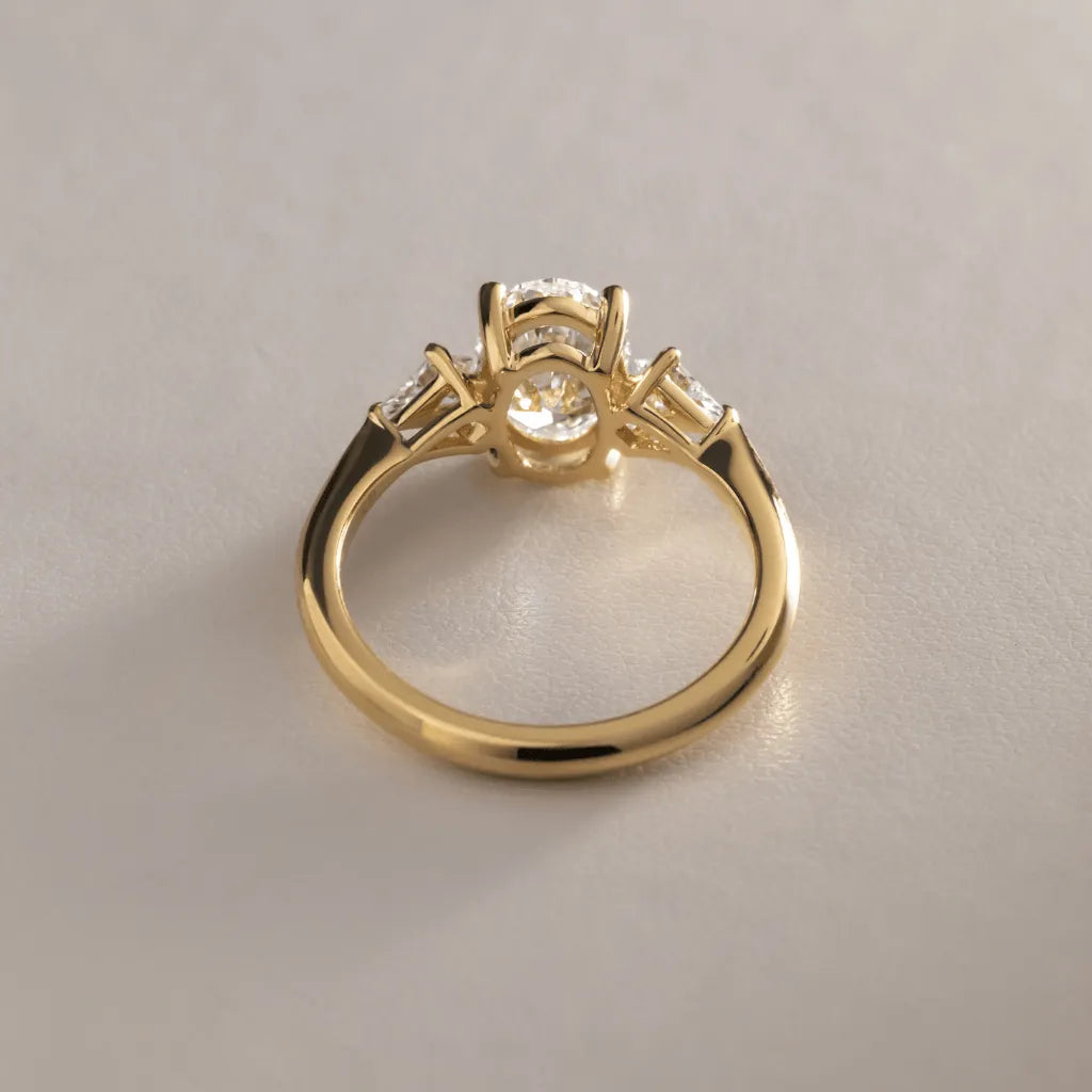 Common :: Luxury oval lab grown diamond ring with geometric kite side diamonds