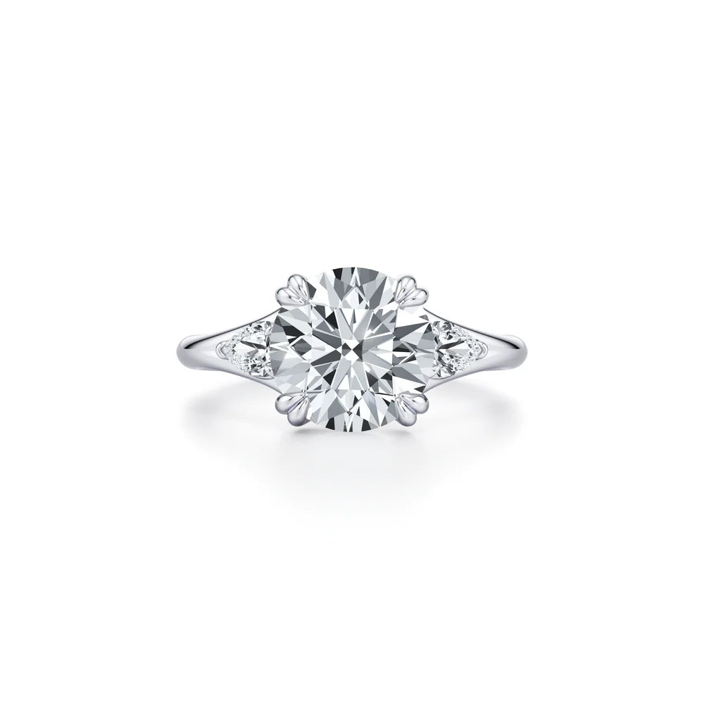 Common :: Genvira 3.29ct round three stone lab grown diamond engagement ring IGI certified close up view