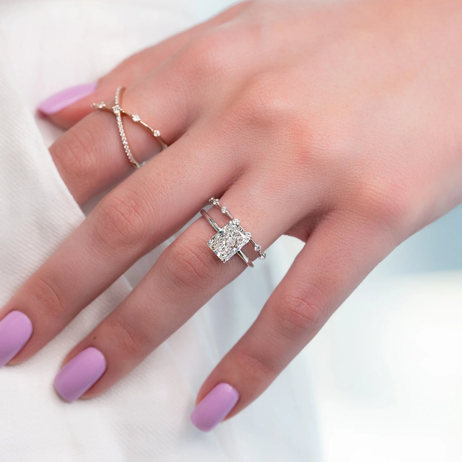 0.15tcw Lab Grown Diamond Tapered Wedding Band | 7 VVS Round Diamonds | 1.5mm Slim Comfort Fit Ring | IGI Certified