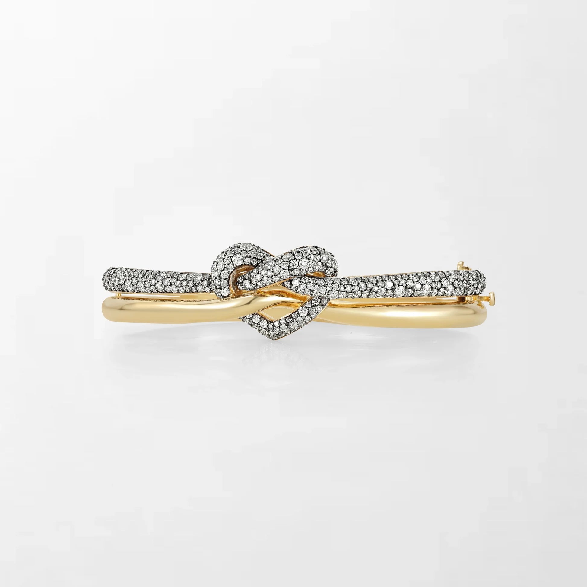Common:: Amora 3 CTW lab grown diamond knot bracelet