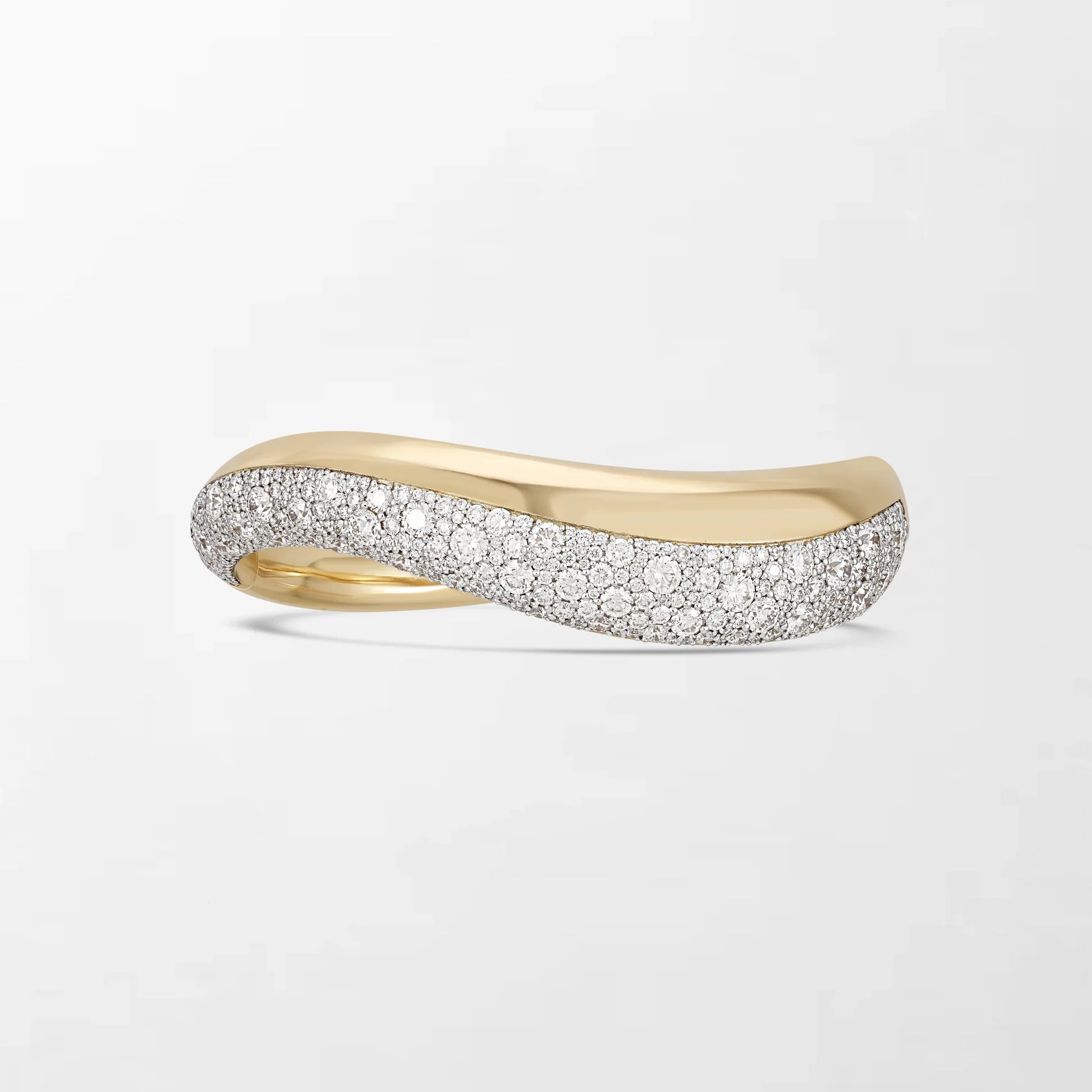 Common :: Aveline 6 CTW lab grown diamond pavé wave bangle