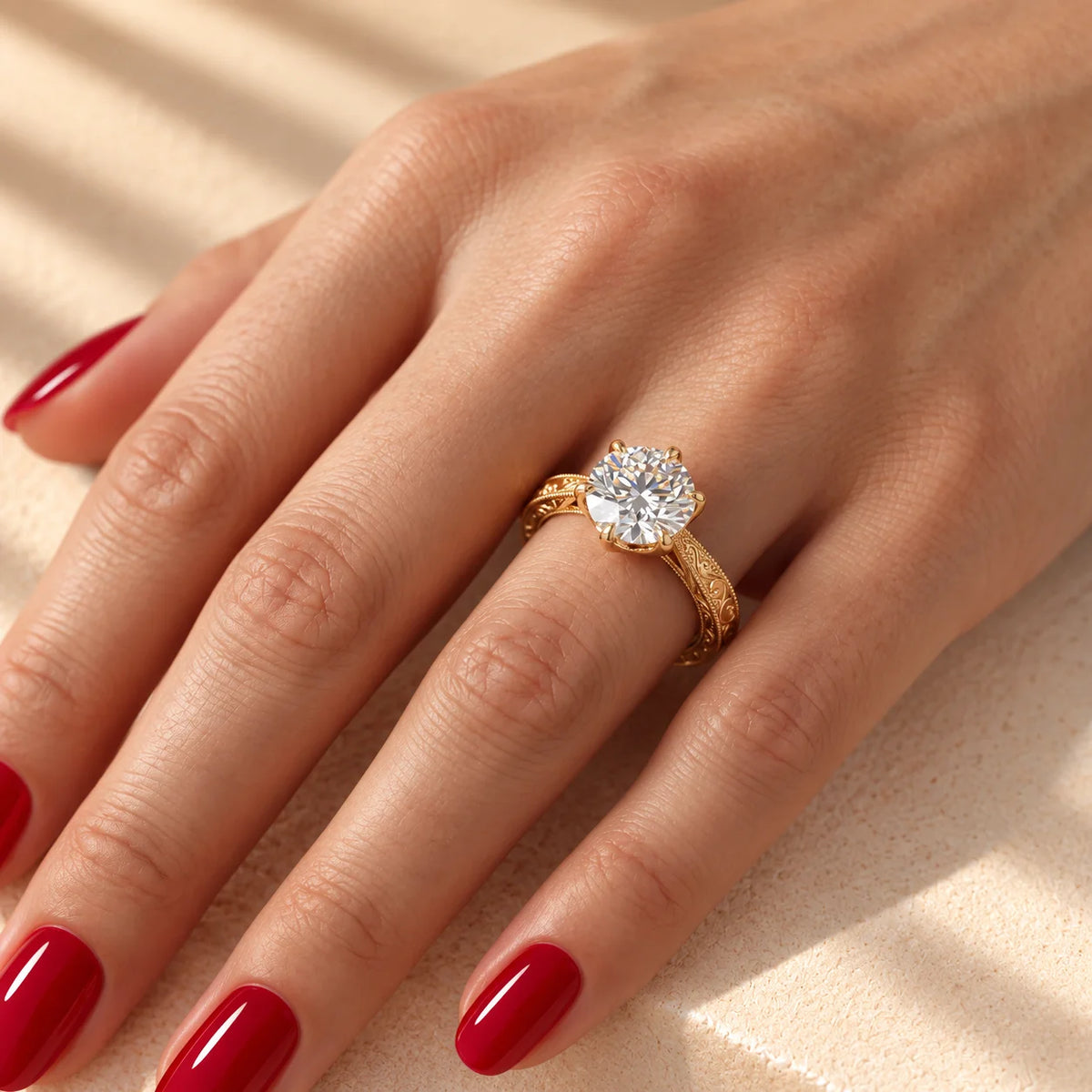 Common :: VVS VS 1CT Round Lab Grown Diamond Engagement Ring