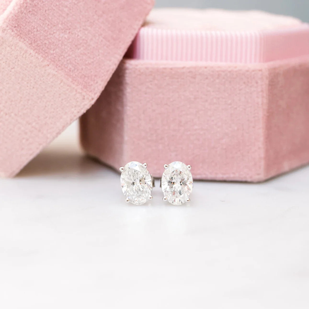 OVAL STUD EARRINGS