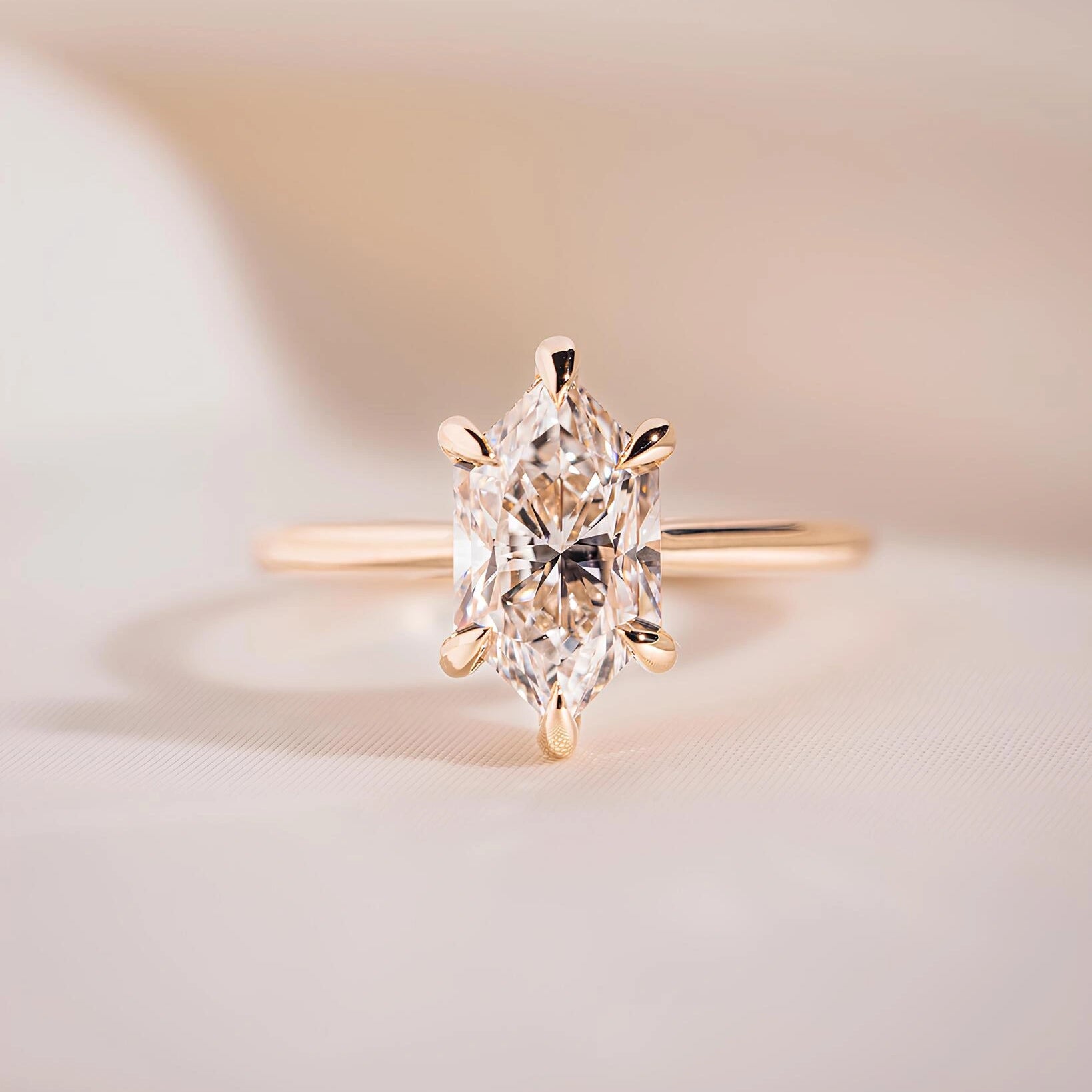 Common :: IGI certified 2.29ct Hexagon lab grown diamond engagement ring