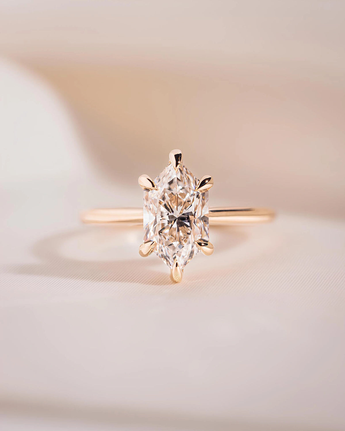 Common :: IGI certified 2.29ct Hexagon lab grown diamond engagement ring