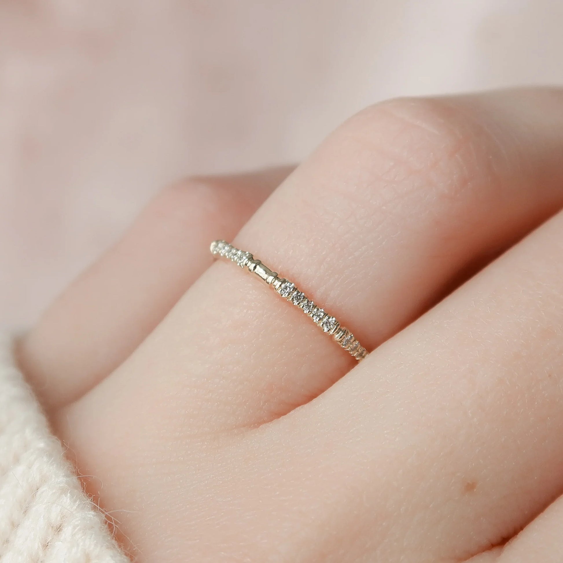 The Eve Twisted Pavé Wedding Band | 0.10 TCW Lab-Grown Diamonds, 1.8mm| IGI Certified