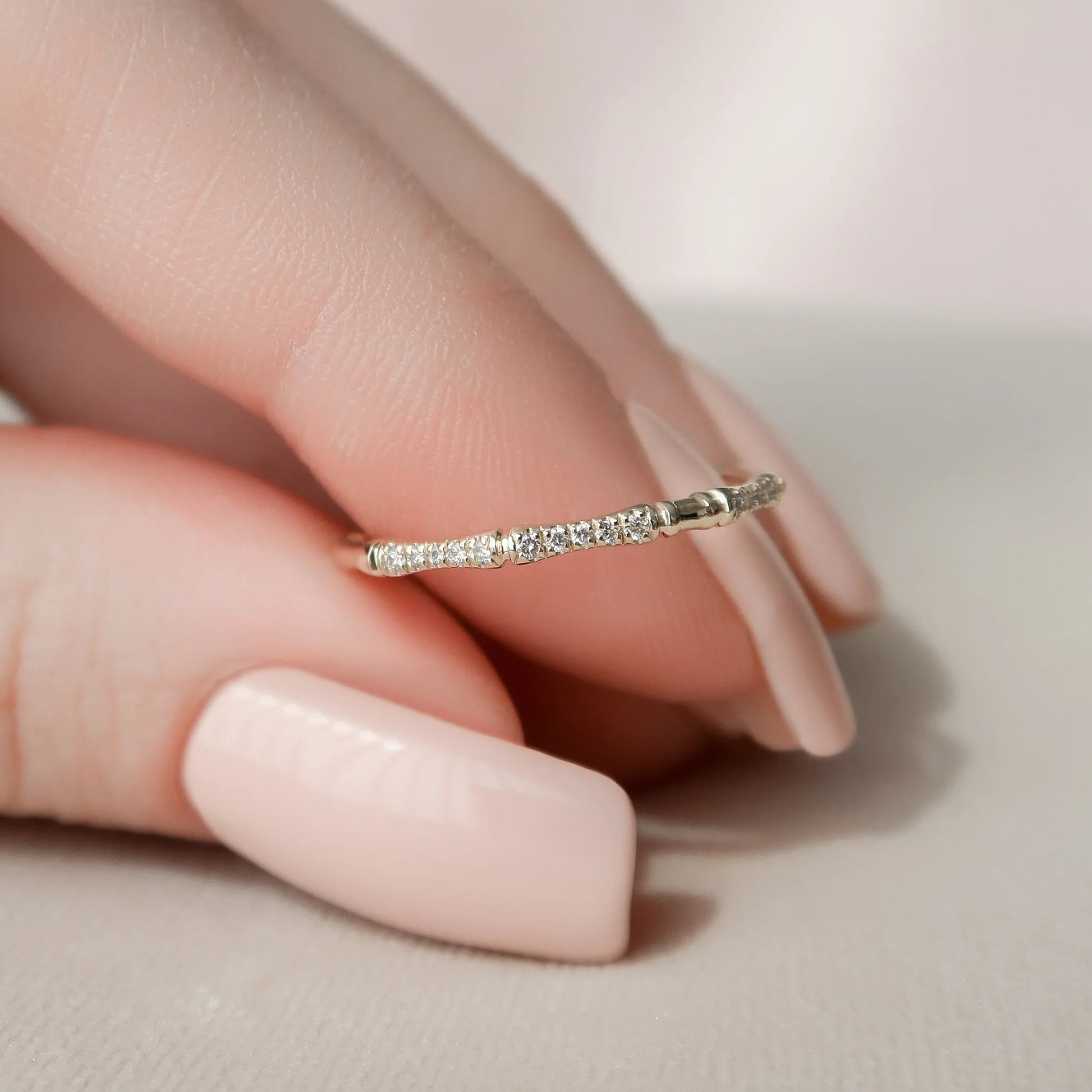 The Eve Twisted Pavé Wedding Band | 0.10 TCW Lab-Grown Diamonds, 1.8mm| IGI Certified