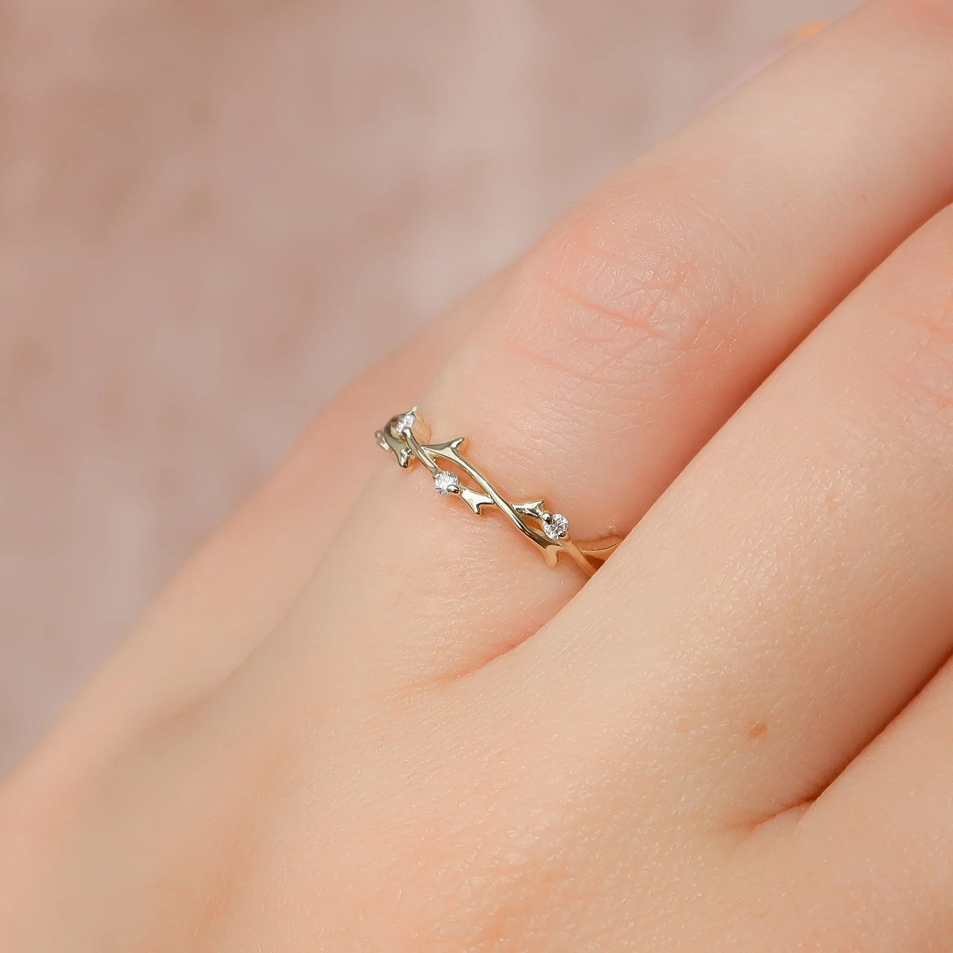 0.15ct Round Lab-Grown Diamond Twig Ring | IGI Certified