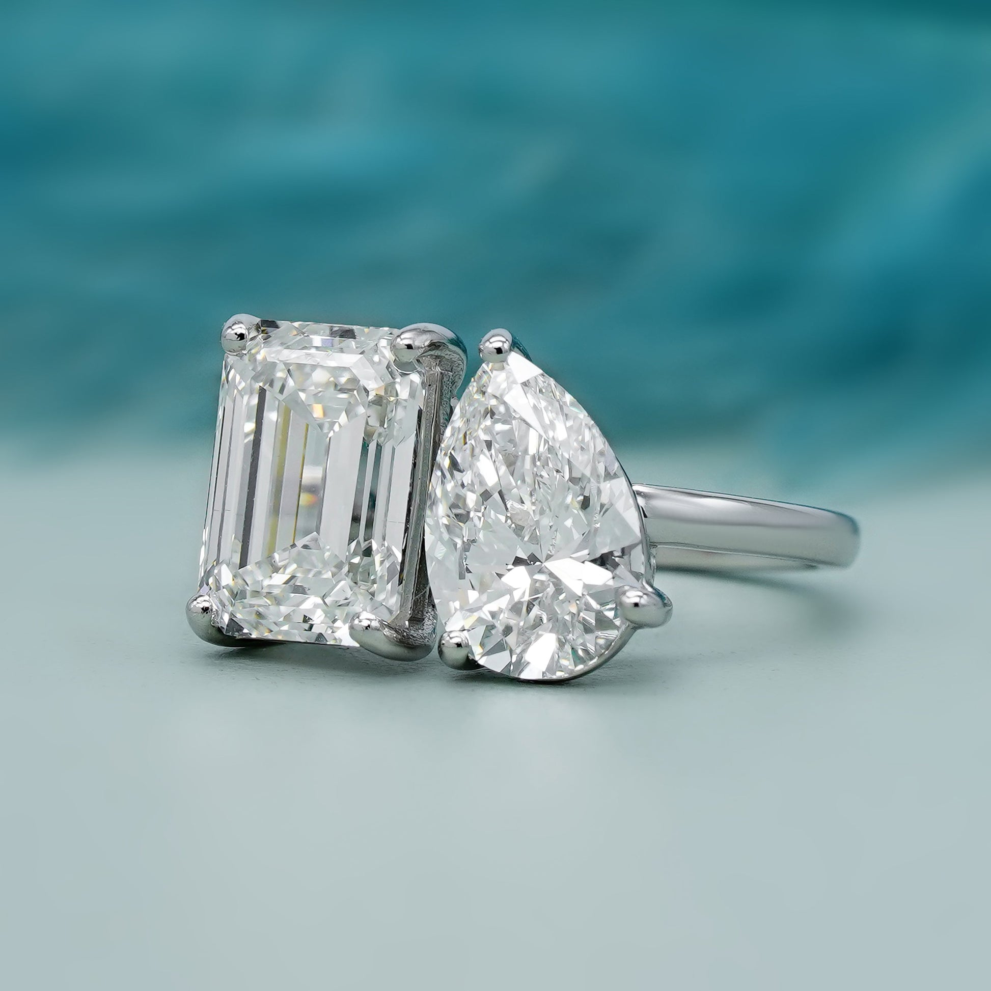 Emerald and Pear 6.00tcw Lab Grown Diamond Toi Et Moi Ring | IGI Certified | DEF VVS–VS