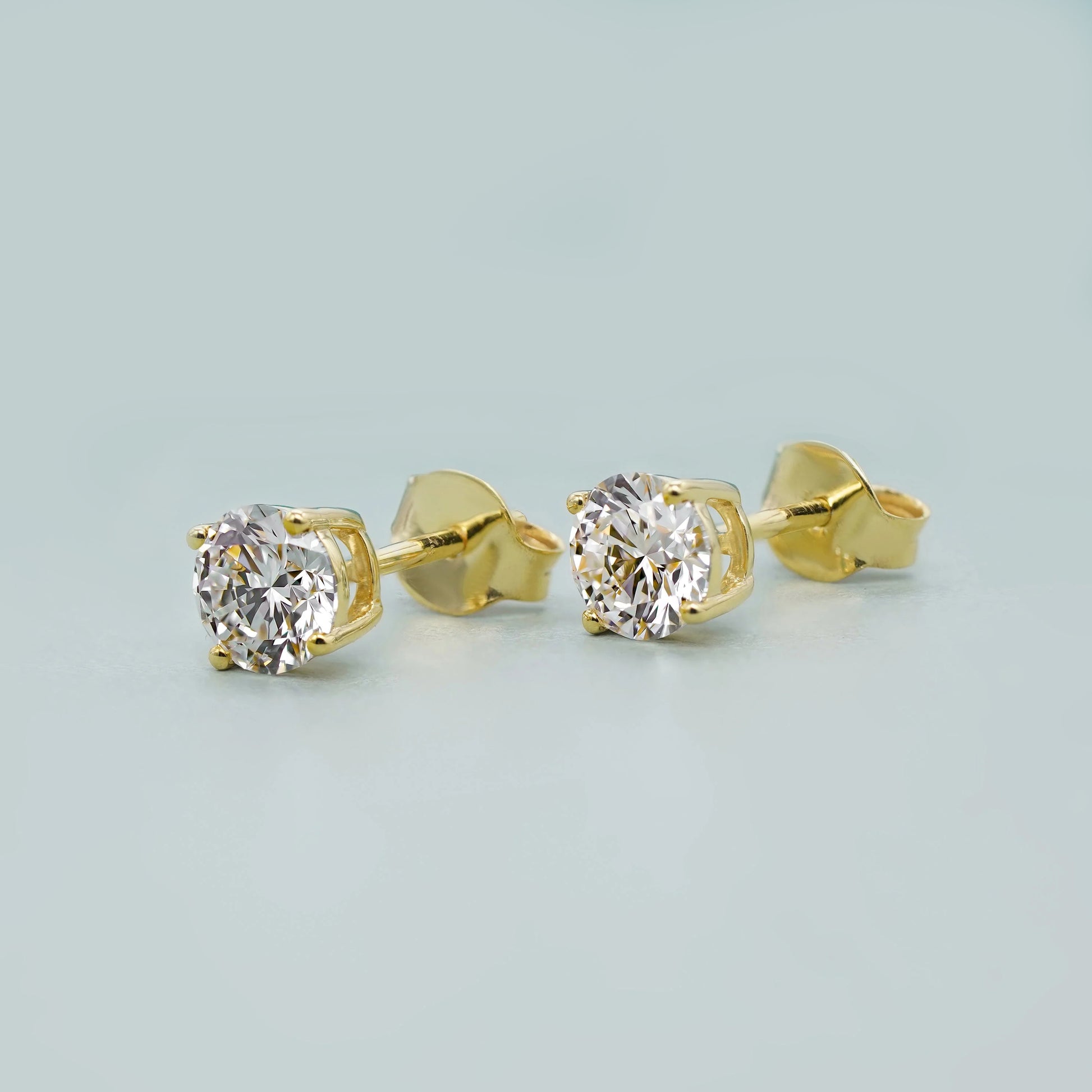 Round 1.00tcw Lab Grown Diamond Stud Earrings  | D-E-F Color, VVS–VS Clarity| IGI Certified