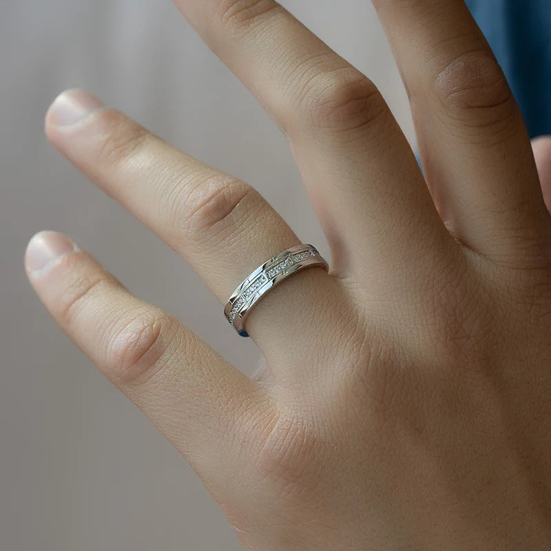 0.25tcw-0.45tcw Round Lab-Grown Diamond Wedding Band | IGI Certified