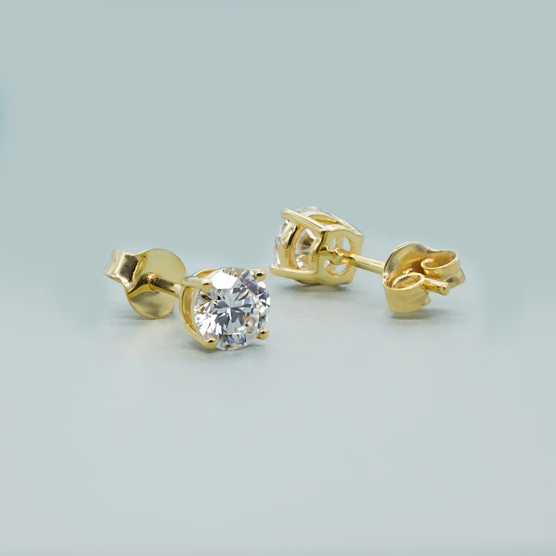 Round 1.00tcw Lab Grown Diamond Stud Earrings  | D-E-F Color, VVS–VS Clarity| IGI Certified