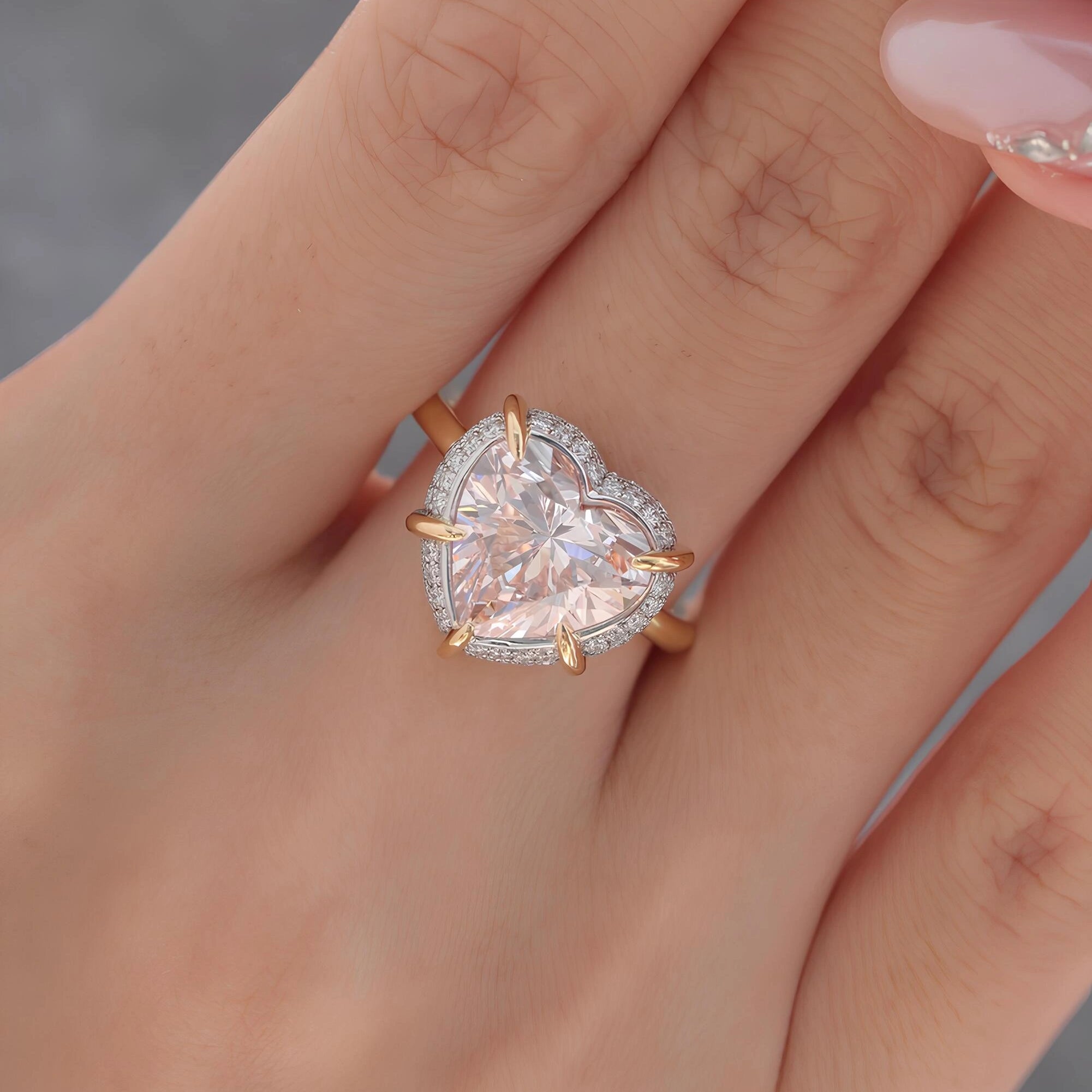 Common :: 4.08ct Vivid Pink Heart lab grown diamond with round diamond halo