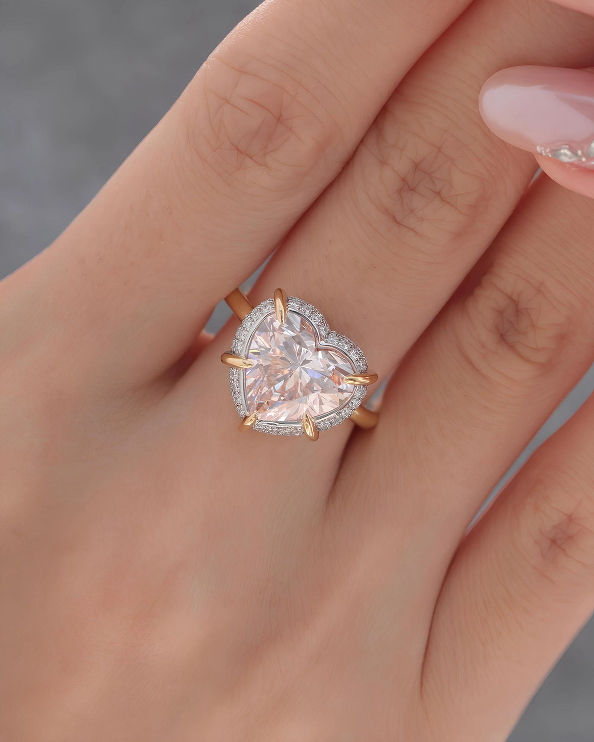 Common :: 4.08ct Vivid Pink Heart lab grown diamond with round diamond halo