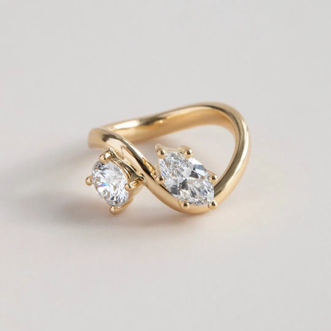 Common :: Romantic Toi Et Moi ring symbolizing two souls united in love.