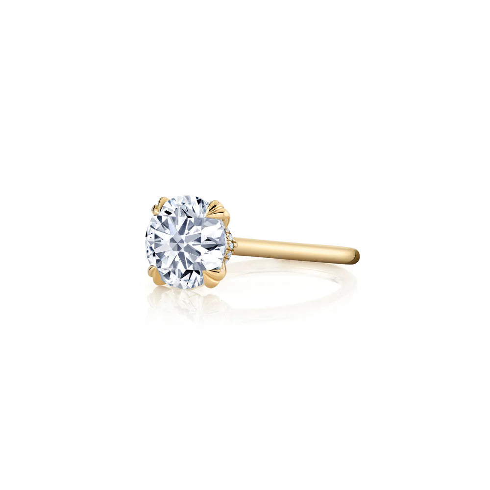 Common :: IGI certified 3.11ct round diamond hidden halo ring in gold detailed shot
