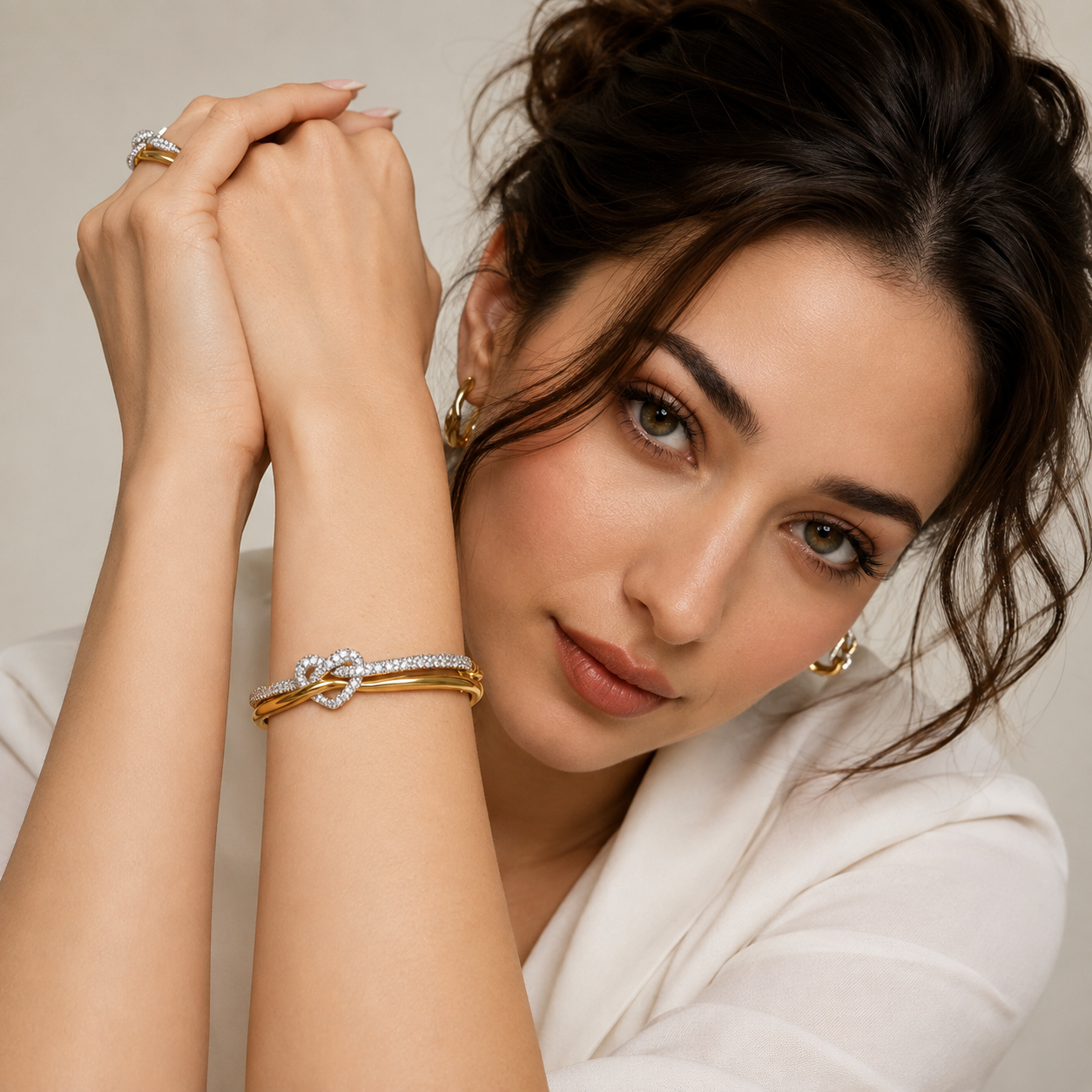 Common :: Heart inspired diamond bangle bracelet for women