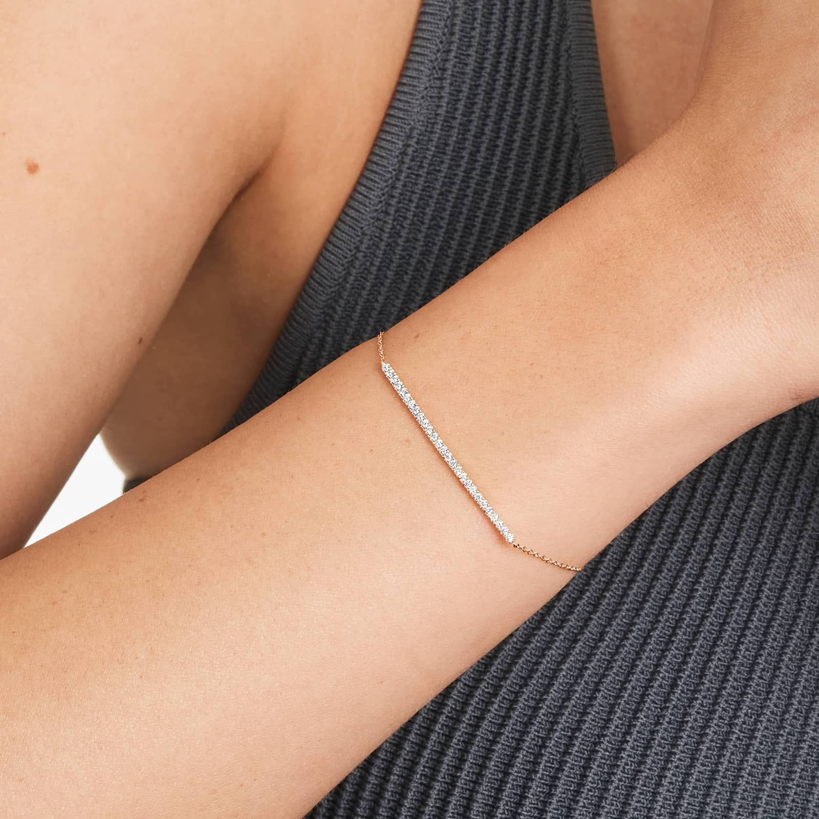 Round Lab Grown Diamond Elegant Bar Bracelet, EF Color, VS Clarity, IGI Certified