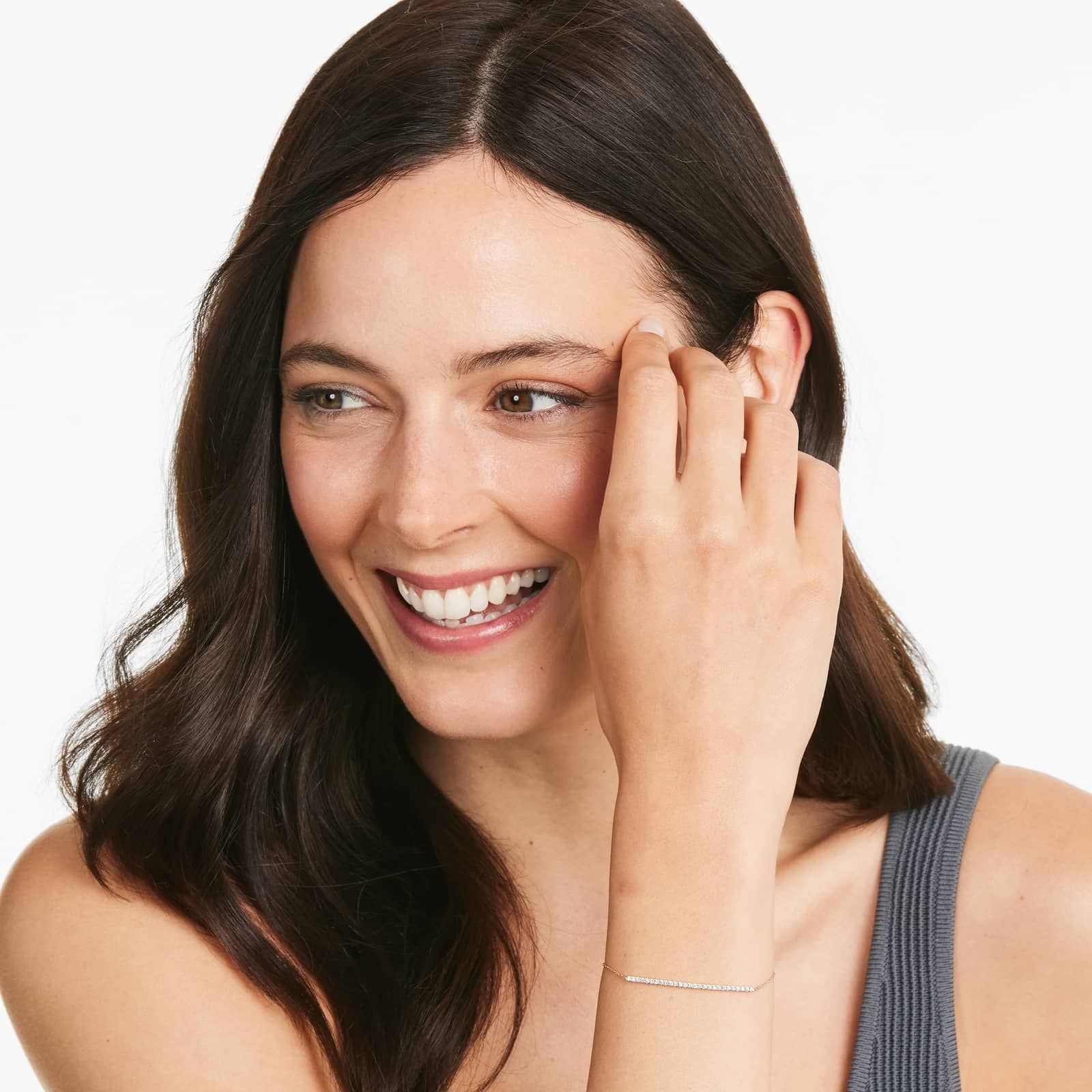 Round Lab Grown Diamond Elegant Bar Bracelet, EF Color, VS Clarity, IGI Certified