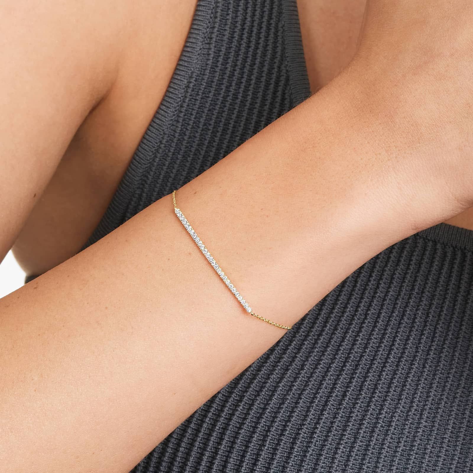 Round Lab Grown Diamond Elegant Bar Bracelet, EF Color, VS Clarity, IGI Certified