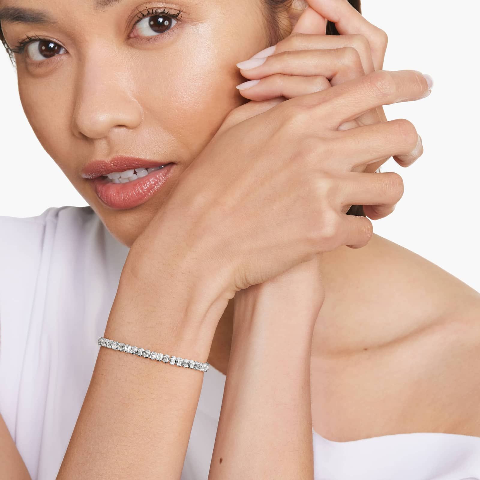 Emerald Lab Grown Diamond Bezel Tennis Bracelet, EF Color, VS Clarity, IGI Certified