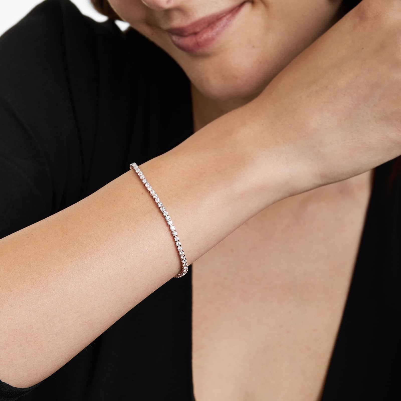 Round Lab Grown Diamond Two Prong Tennis Bracelet, EF Color, VS Clarity, IGI Certificate