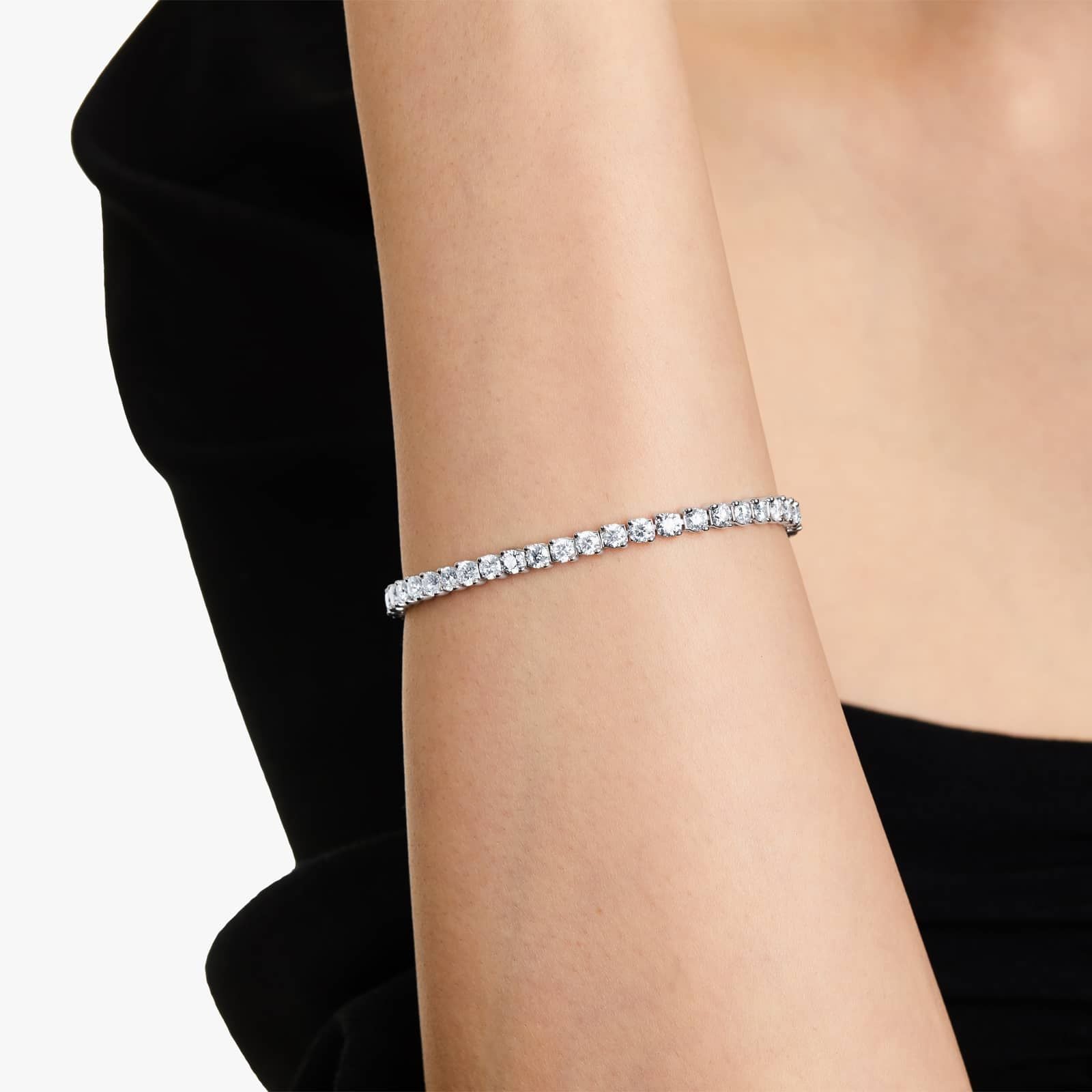 Round Lab Grown Diamond Two Prong Tennis Bracelet, EF Color, VS Clarity, IGI Certificate