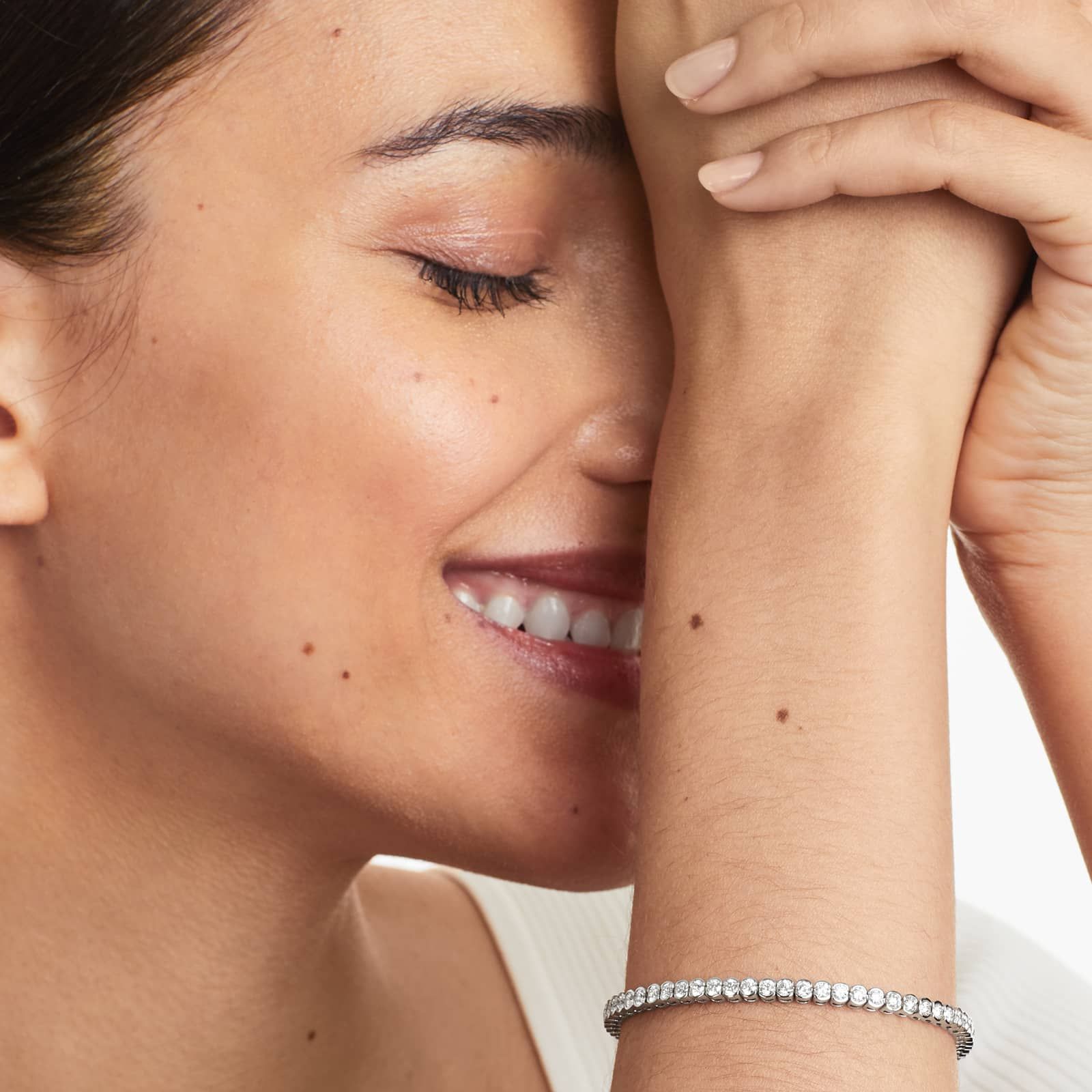 Round Lab Grown Diamond Bezel Tennis Bracelet, EF Color, VS Clarity, IGI Certified