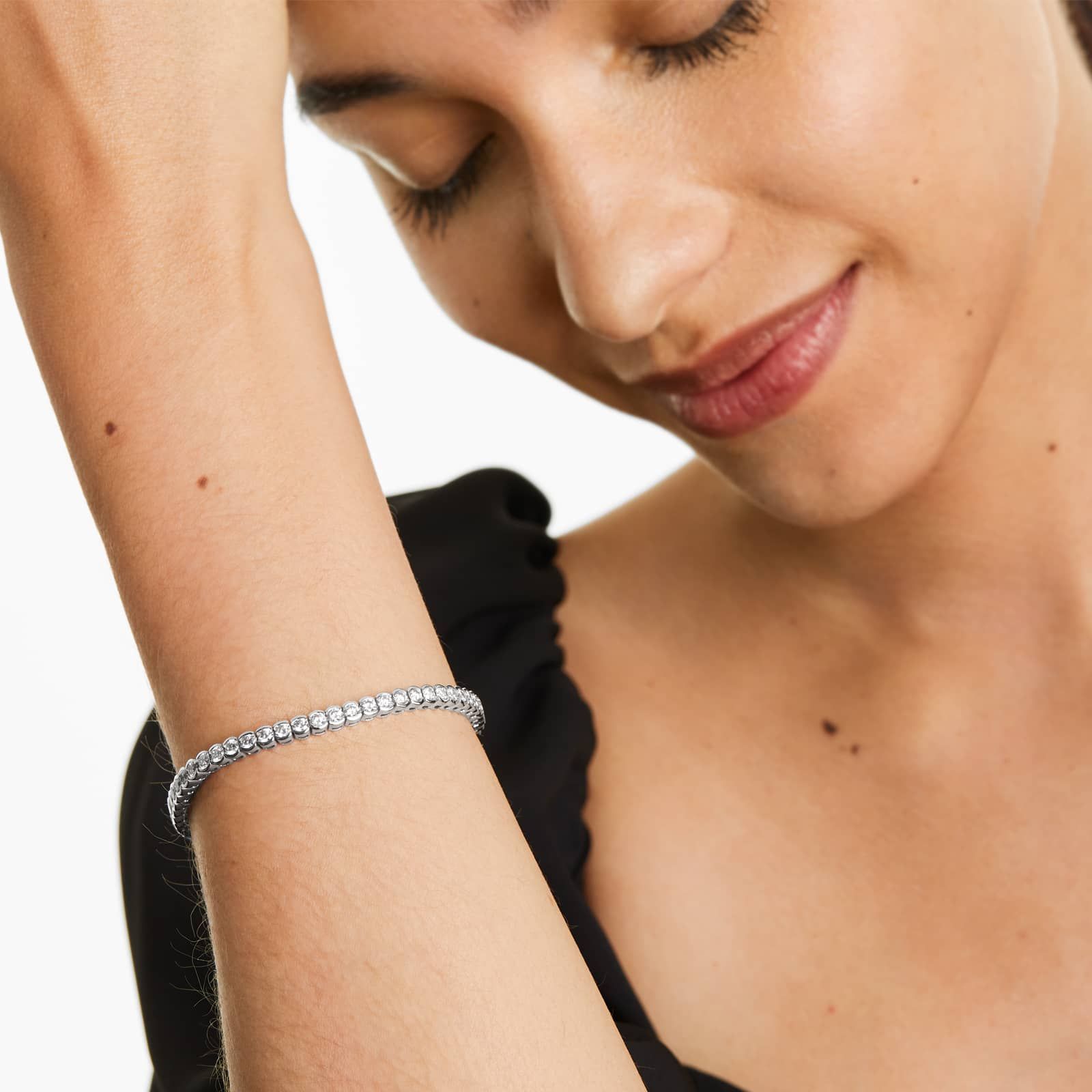 Round Lab Grown Diamond Bezel Tennis Bracelet, EF Color, VS Clarity, IGI Certified