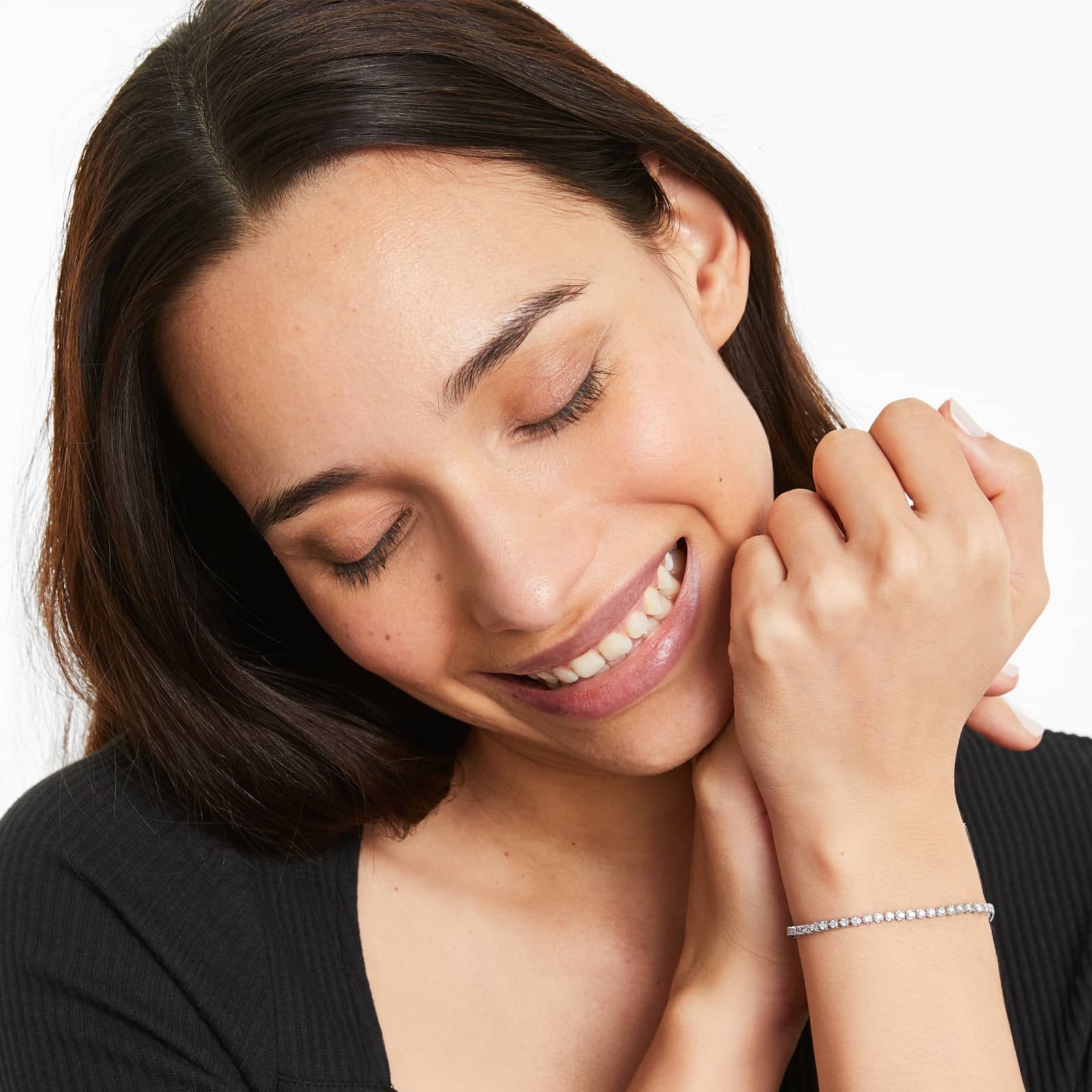 Round Lab Grown Diamond Three Prong Flower Clasp Tennis Bracelet,EF Color, VS Clarity, IGI Certificate