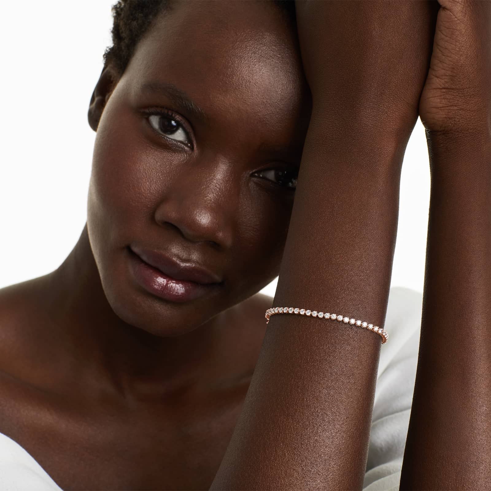 Round Lab Grown Diamond Three Prong Flower Clasp Tennis Bracelet,EF Color, VS Clarity, IGI Certificate