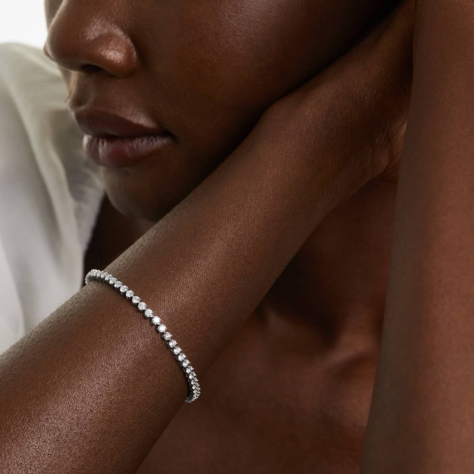 Round Lab Grown Diamond Three Prong Flower Clasp Tennis Bracelet,EF Color, VS Clarity, IGI Certificate