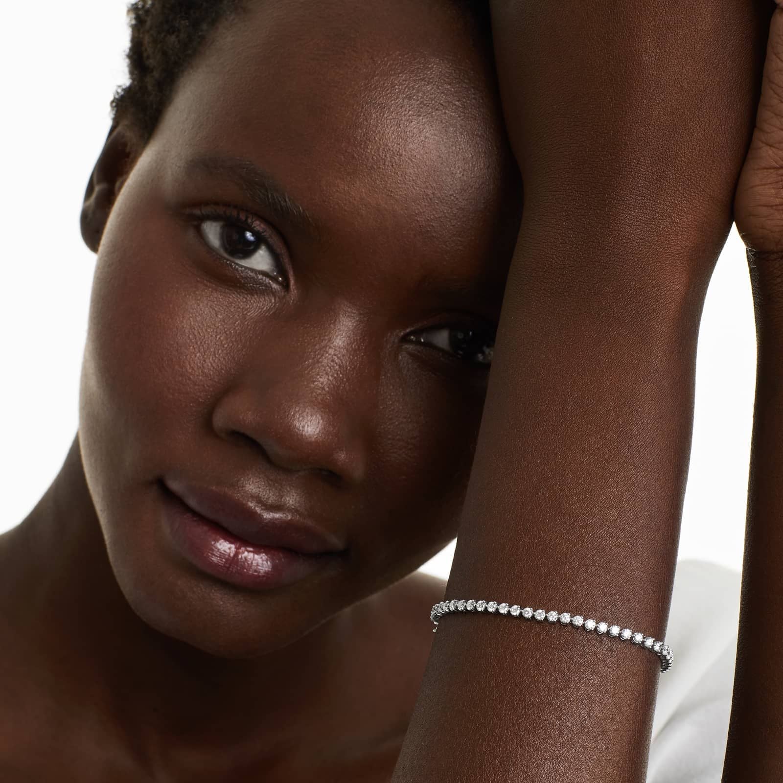 Round Lab Grown Diamond Three Prong Flower Clasp Tennis Bracelet,EF Color, VS Clarity, IGI Certificate