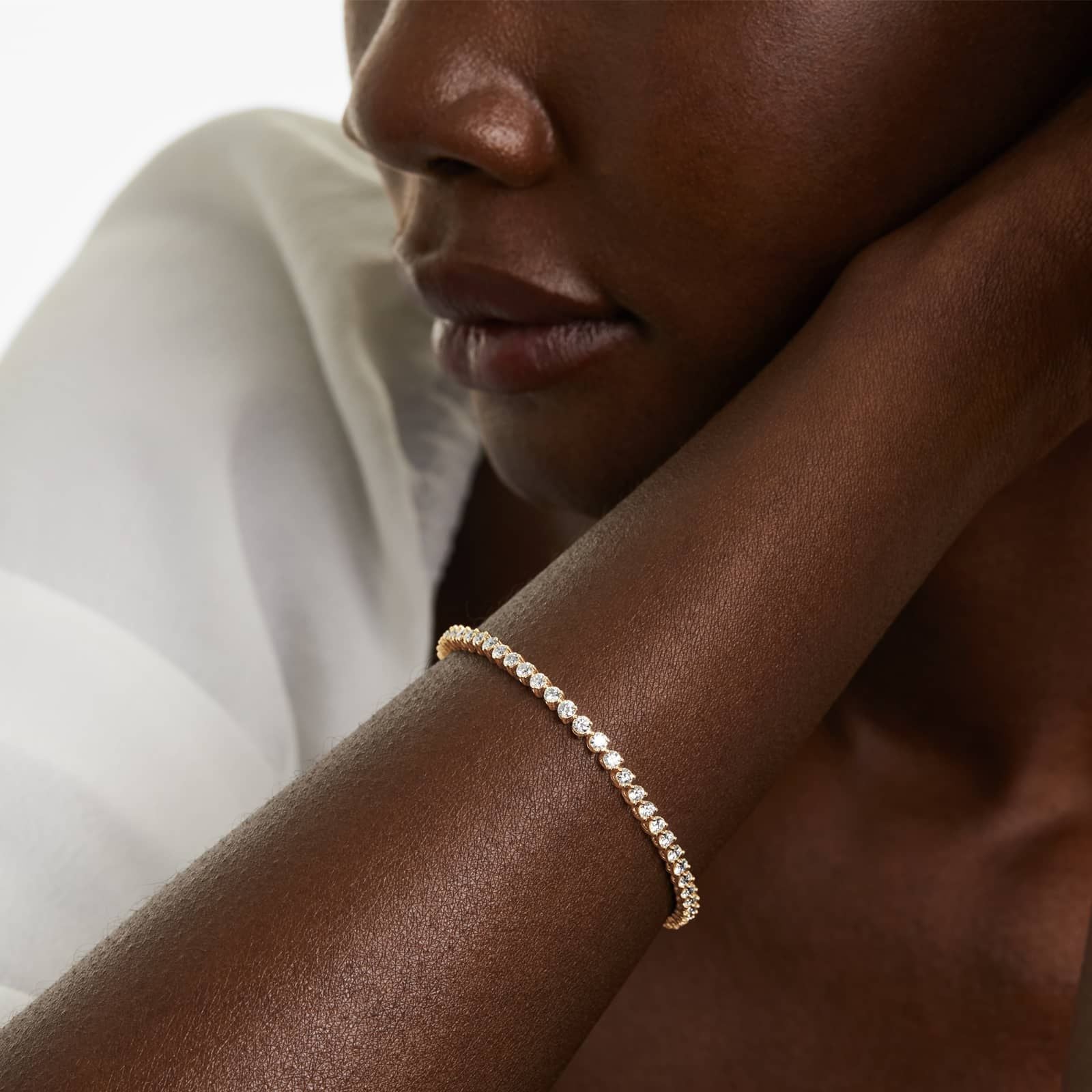 Round Lab Grown Diamond Three Prong Flower Clasp Tennis Bracelet,EF Color, VS Clarity, IGI Certificate