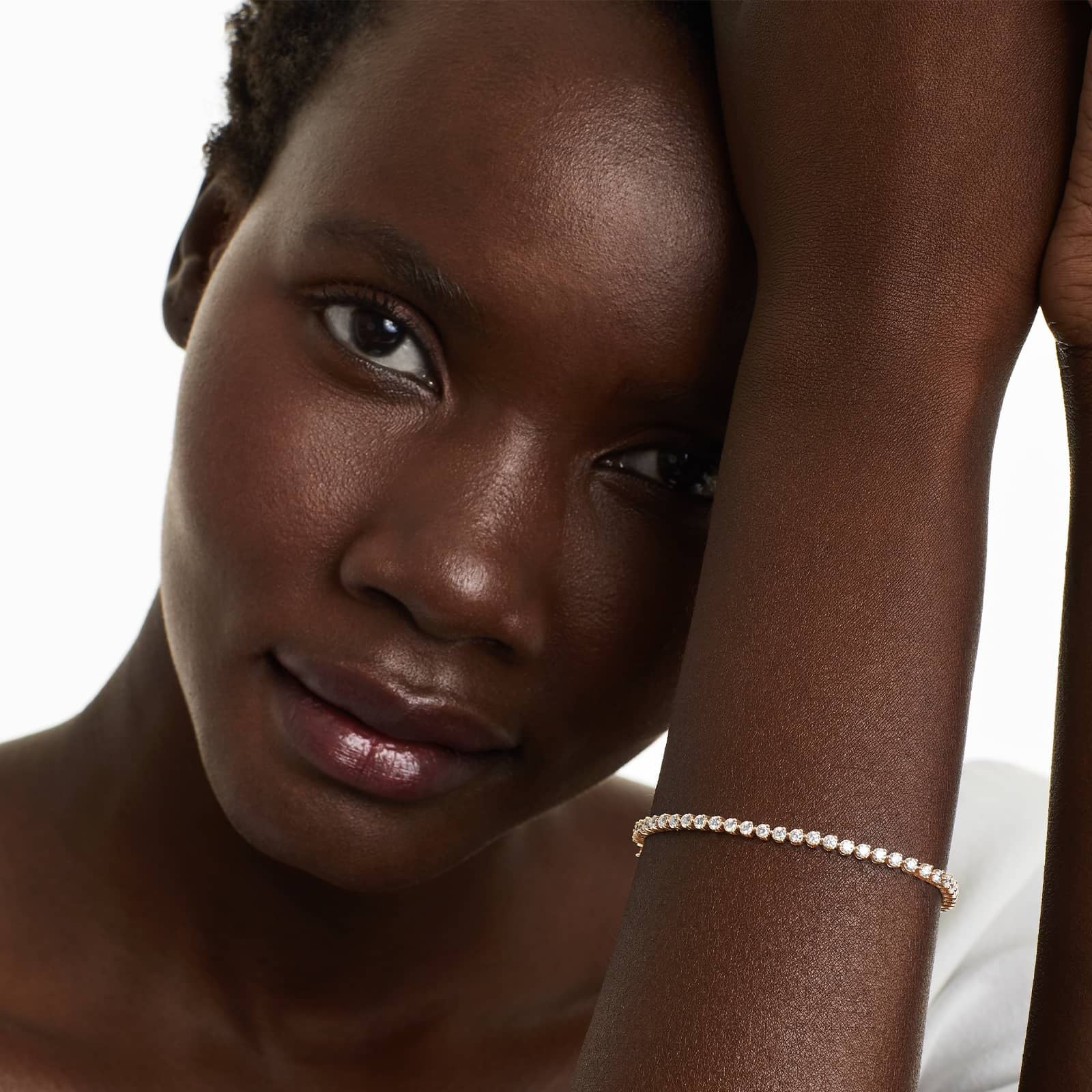 Round Lab Grown Diamond Three Prong Flower Clasp Tennis Bracelet,EF Color, VS Clarity, IGI Certificate