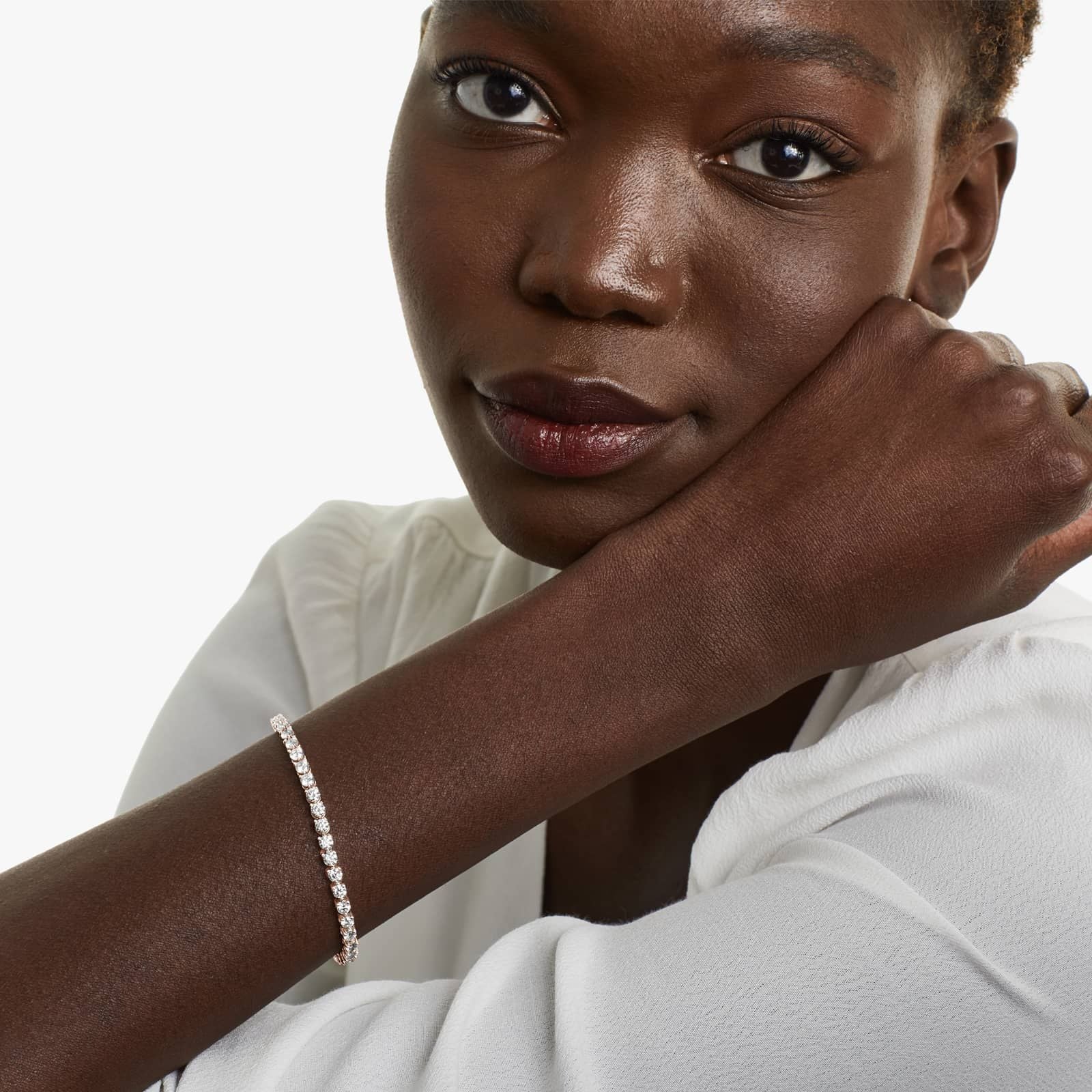 Round Lab Grown Diamond Three Prong Flower Clasp Tennis Bracelet,EF Color, VS Clarity, IGI Certificate