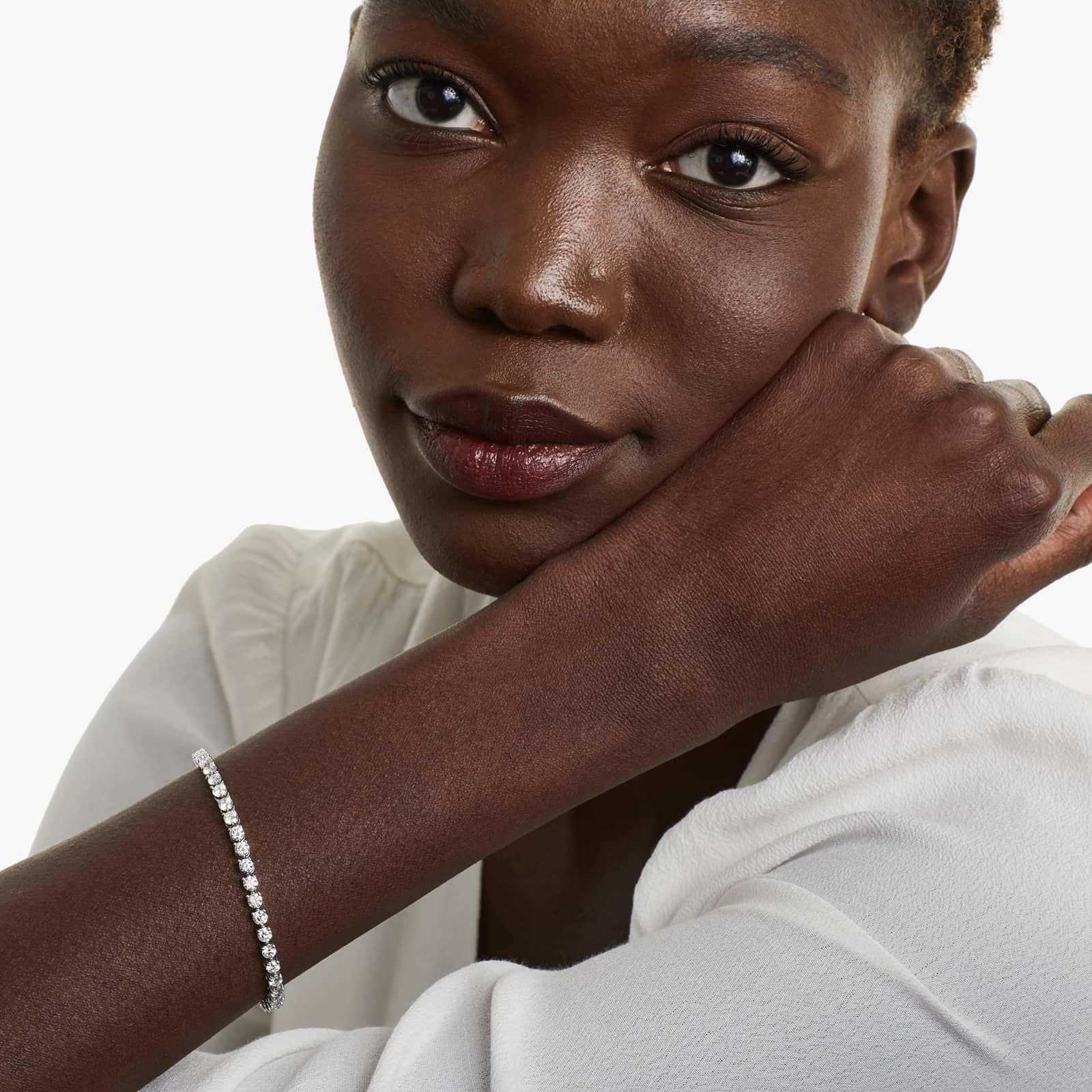 Round Lab Grown Diamond Three Prong Flower Clasp Tennis Bracelet,EF Color, VS Clarity, IGI Certificate