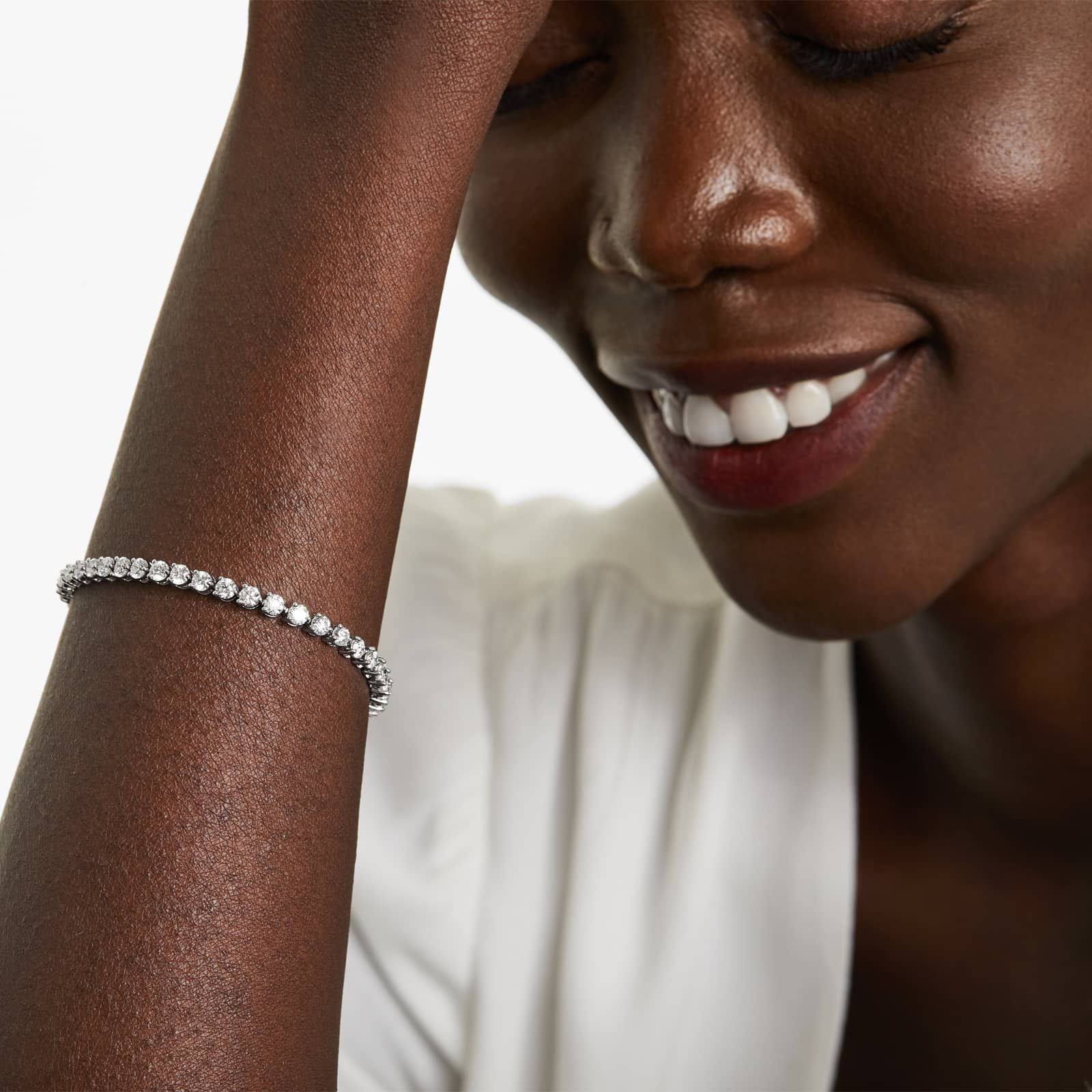 Round Lab Grown Diamond Three Prong Flower Clasp Tennis Bracelet,EF Color, VS Clarity, IGI Certificate