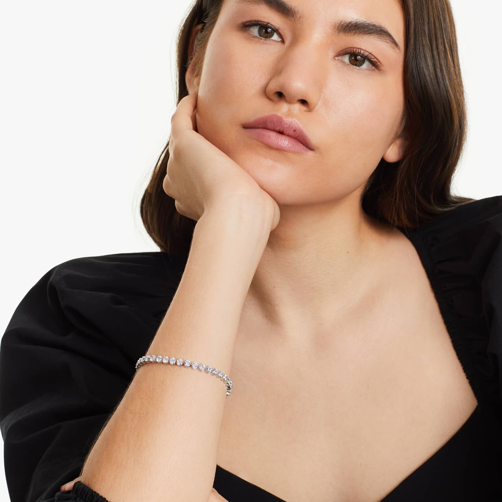 Round Lab Grown Diamond Three Prong Flower Clasp Tennis Bracelet,EF Color, VS Clarity, IGI Certificate