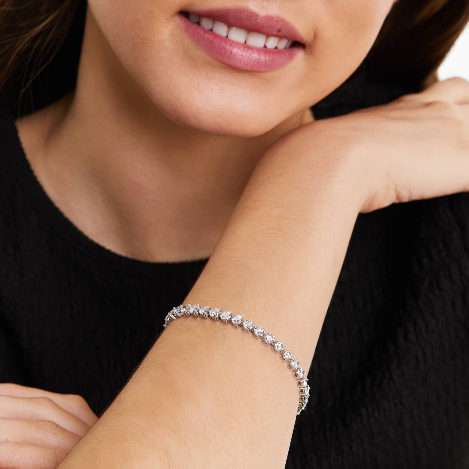 Round Lab Grown Diamond Three Prong Flower Clasp Tennis Bracelet,EF Color, VS Clarity, IGI Certificate