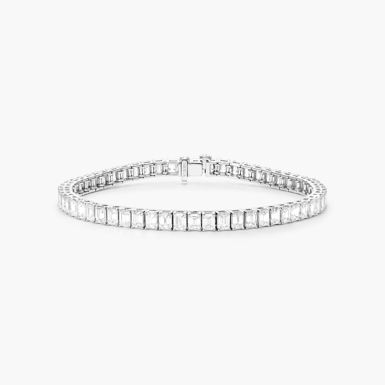 Emerald Lab Grown Diamond Tennis Bracelet, EF Color, VS Clarity, IGI certified