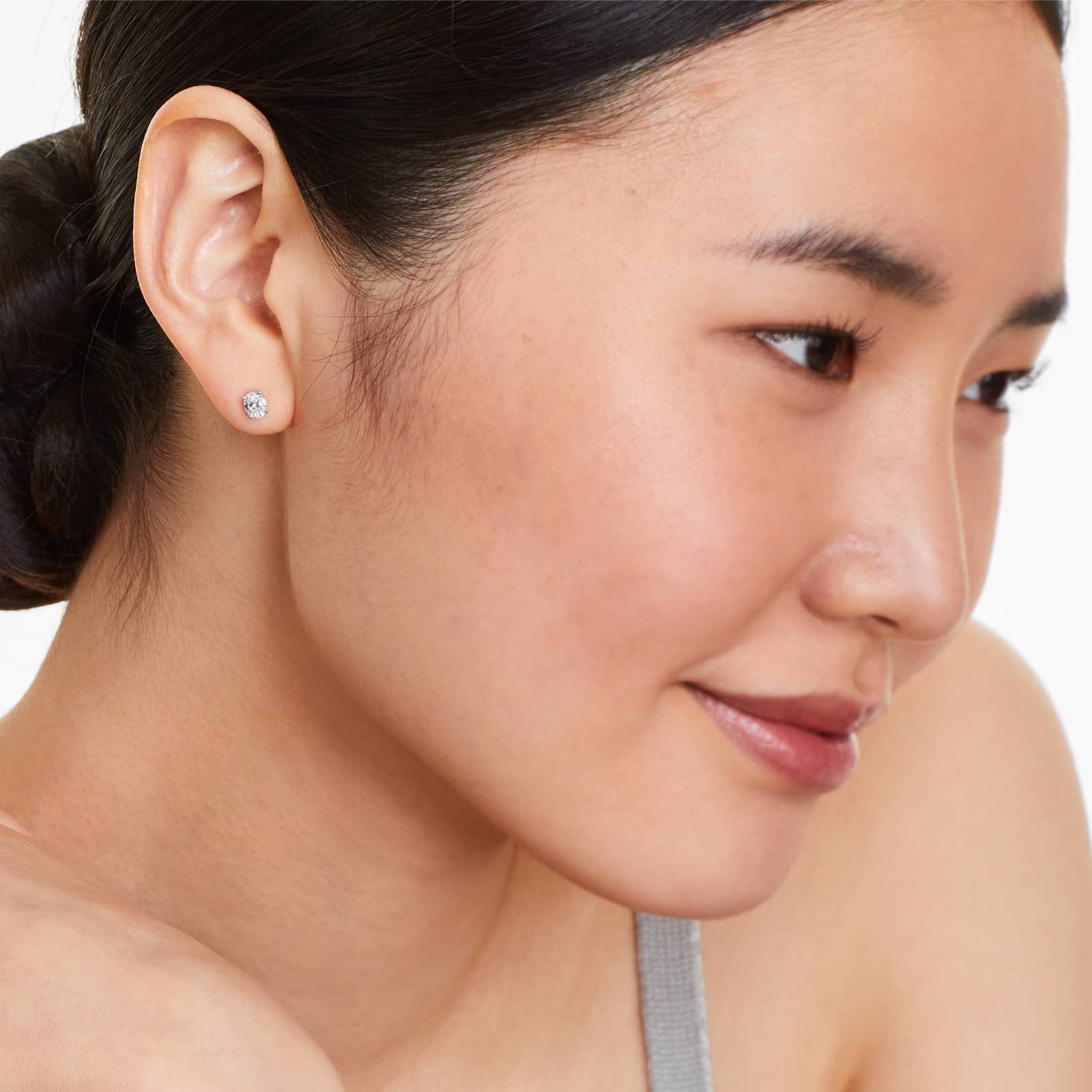 Unii Jewels Solitaire Stud